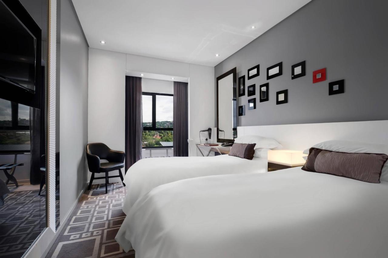 Protea Hotel Fire & Ice! By Marriott Pretoria Menlyn Eksteriør bilde