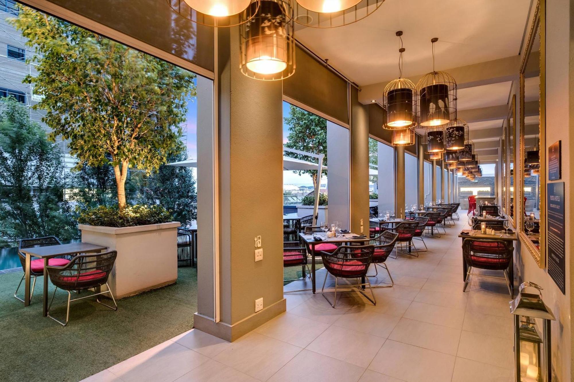 Protea Hotel Fire & Ice! By Marriott Pretoria Menlyn Eksteriør bilde