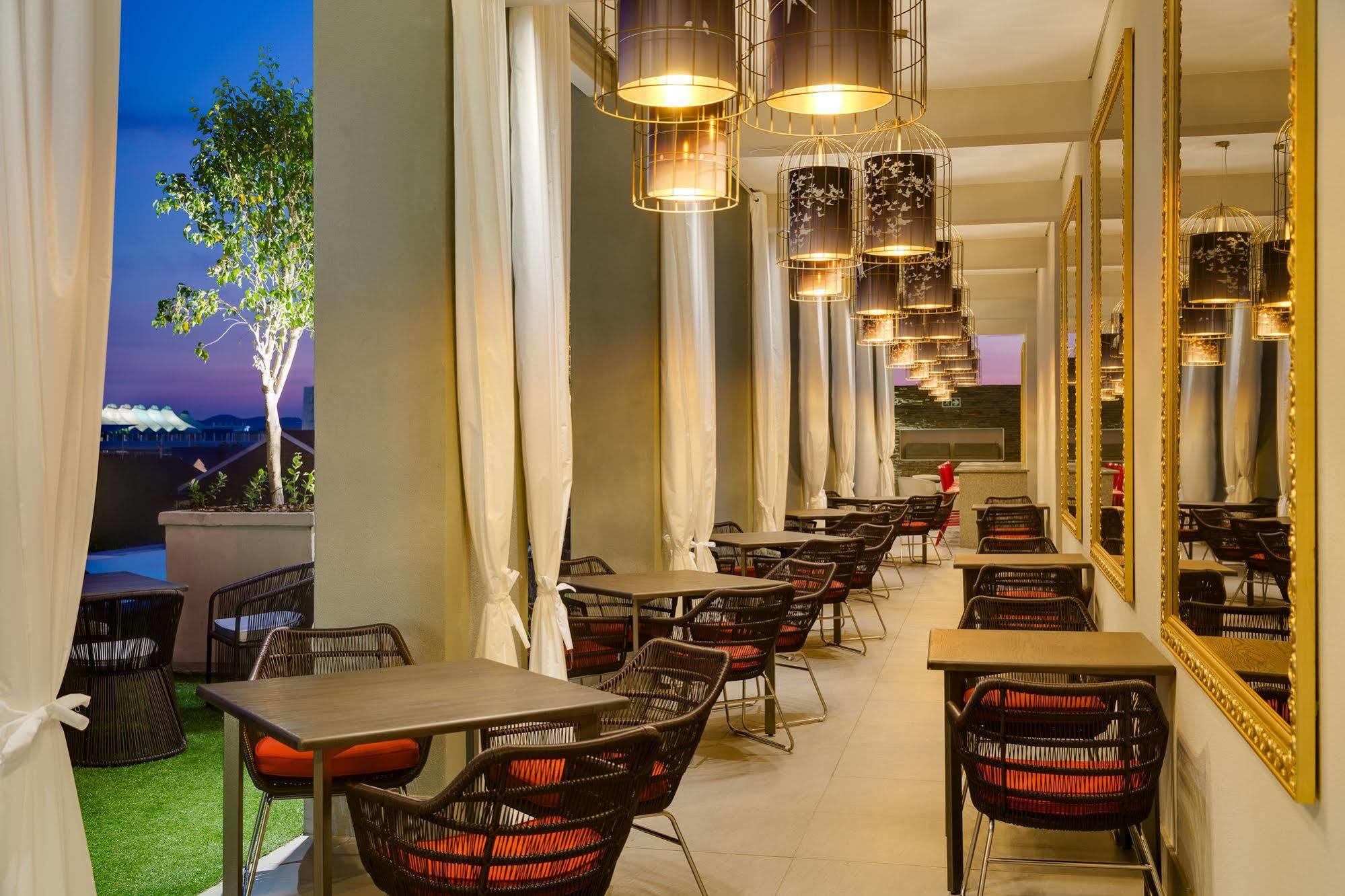 Protea Hotel Fire & Ice! By Marriott Pretoria Menlyn Eksteriør bilde